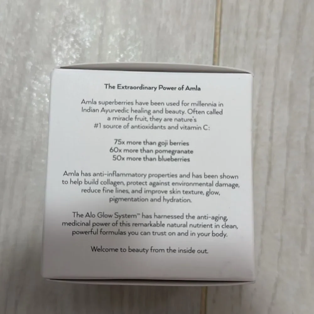 NWT alo glow face moisturizer